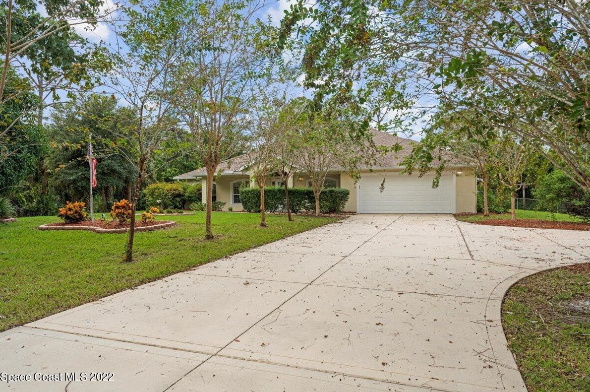 3020 Ranch Rd, Melbourne, FL 32904-9075