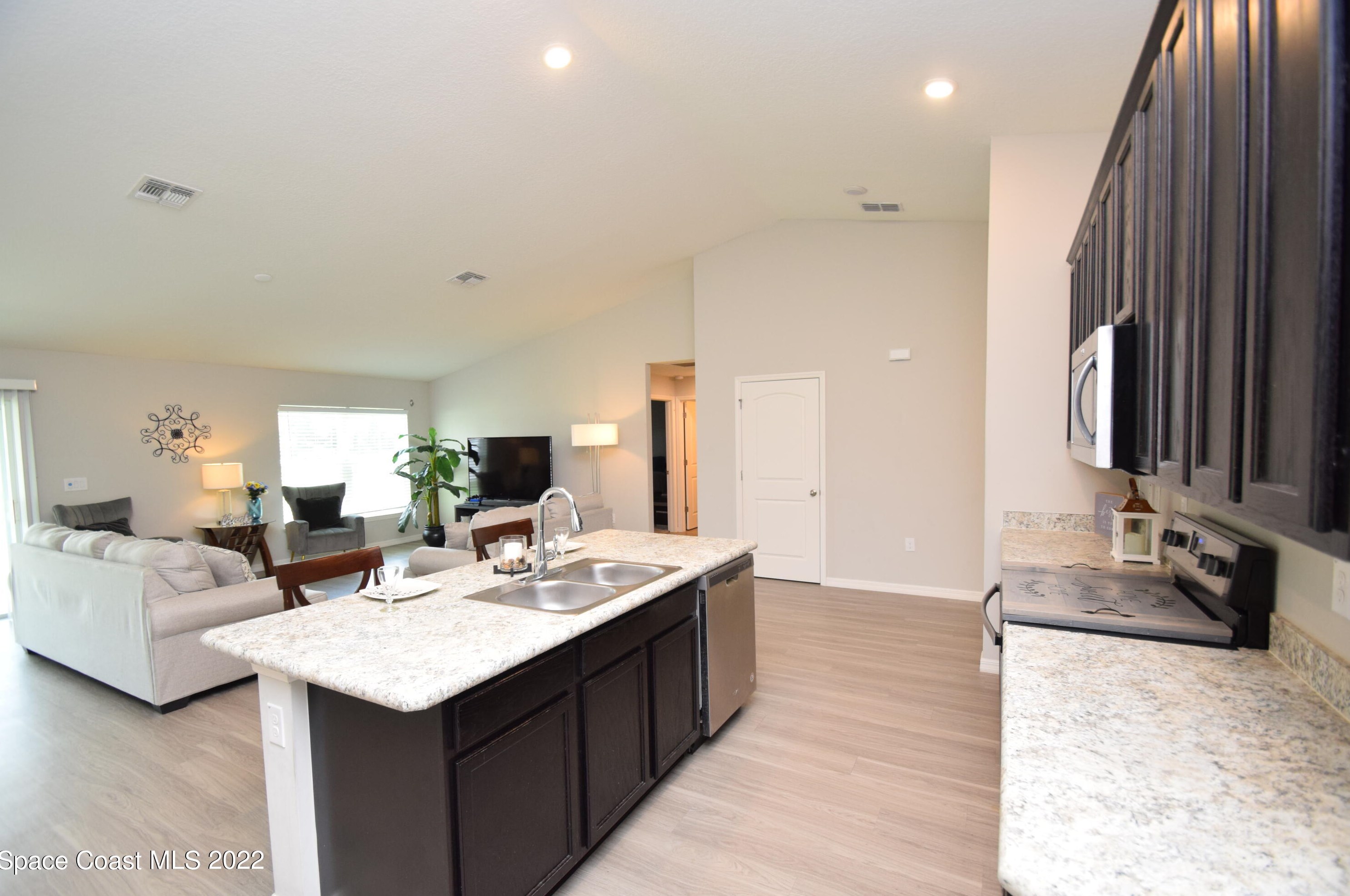 499 Ellington Ave, Melbourne FL  32909-4126 exterior