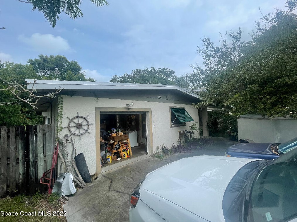 1030 Tanglewood Ln, Melbourne, FL 32935-5841