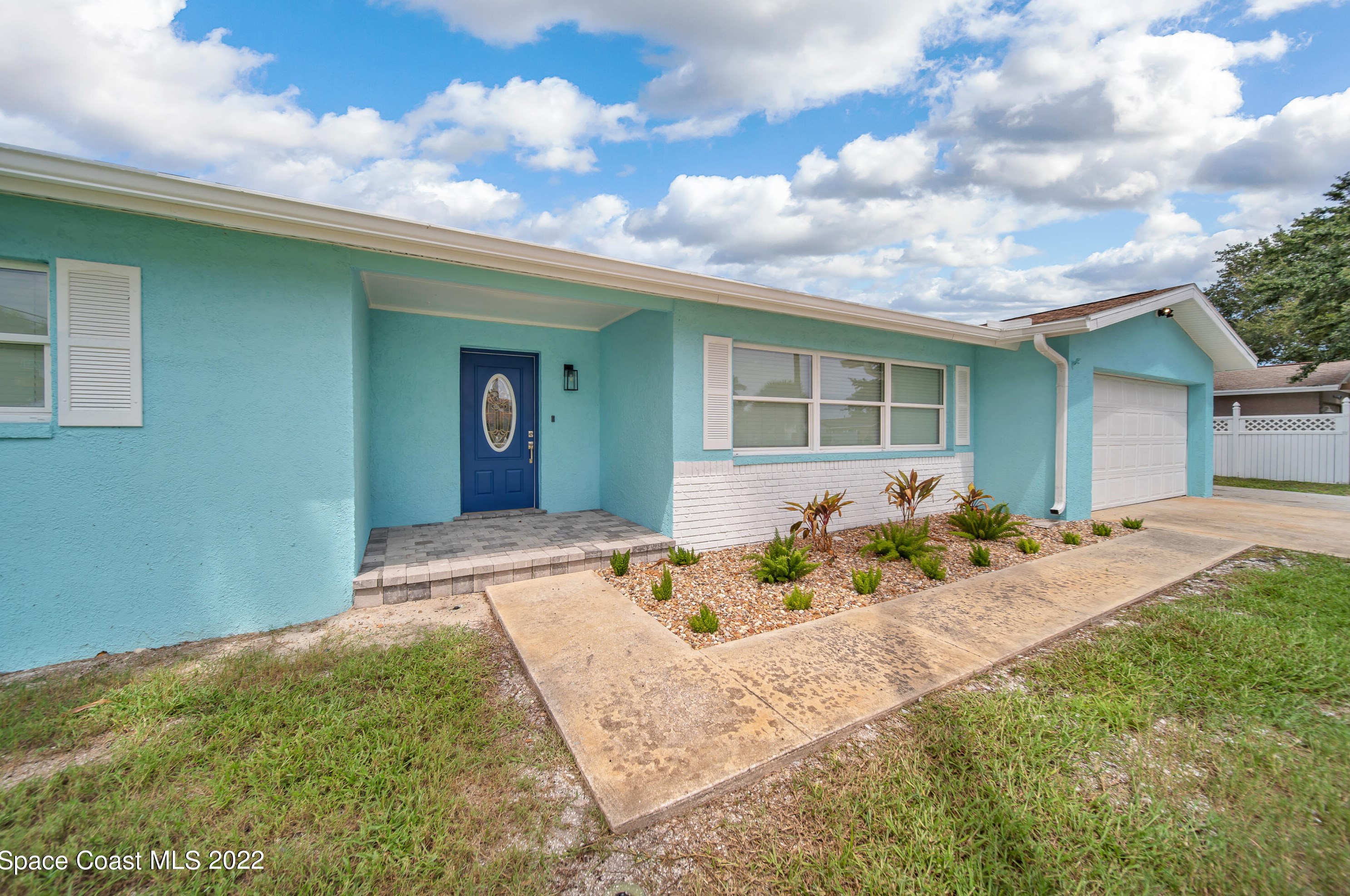 1620 Riviera Dr, Merritt Island FL  32952-5648 exterior