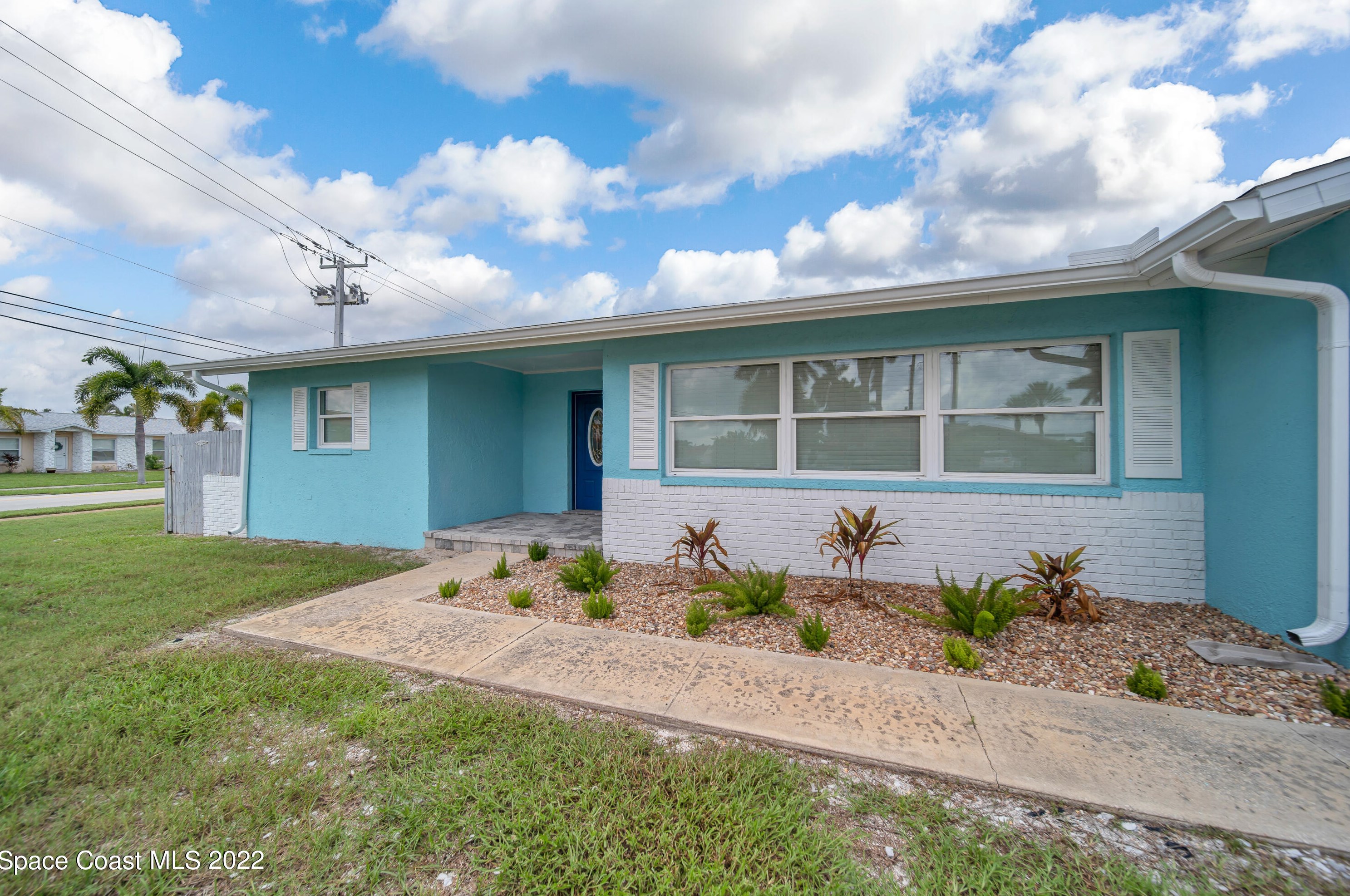 1620 Riviera Dr, Merritt Island FL  32952-5648 exterior