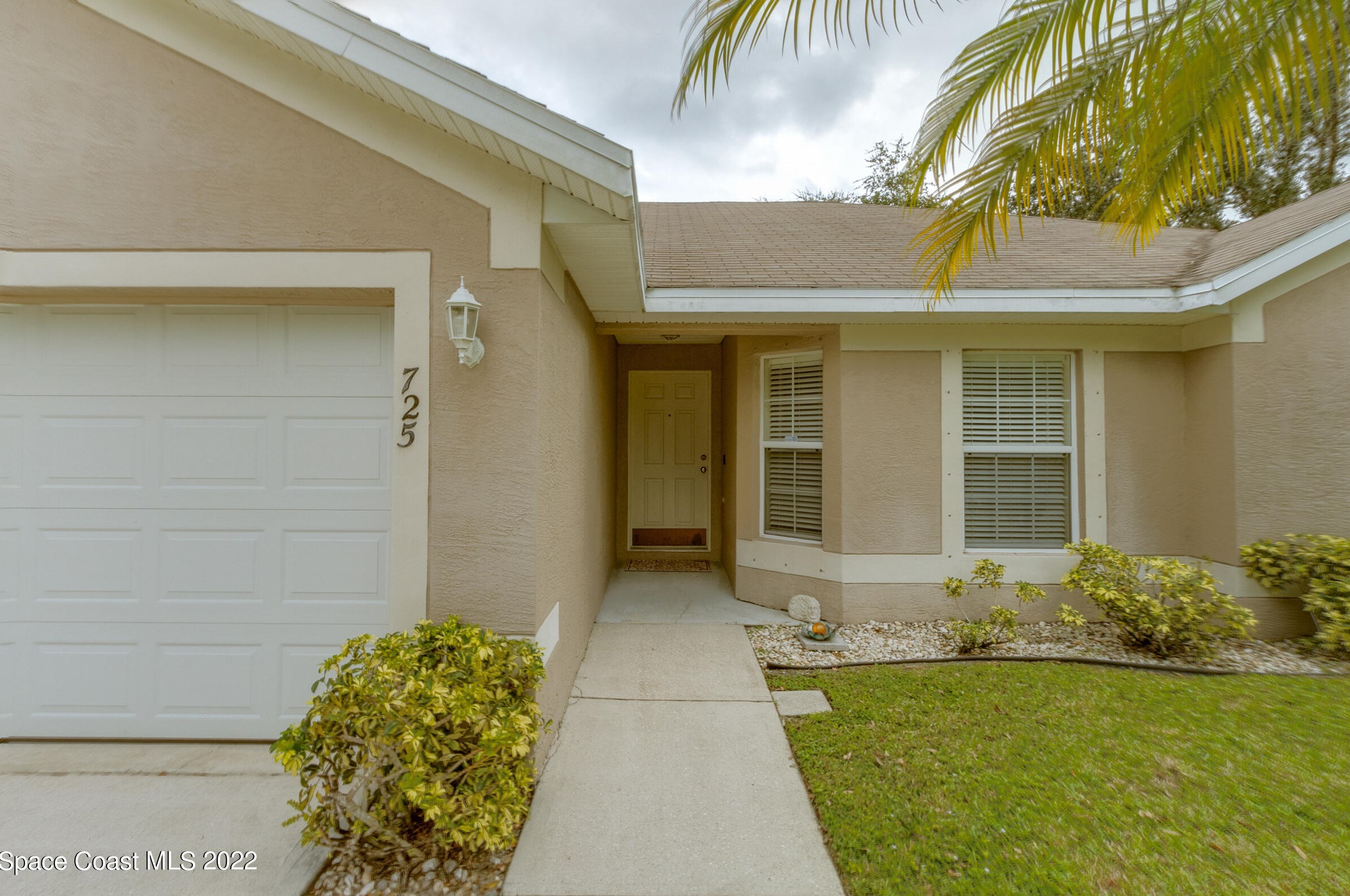 725 Darby Ave, Melbourne, FL 32908-7494