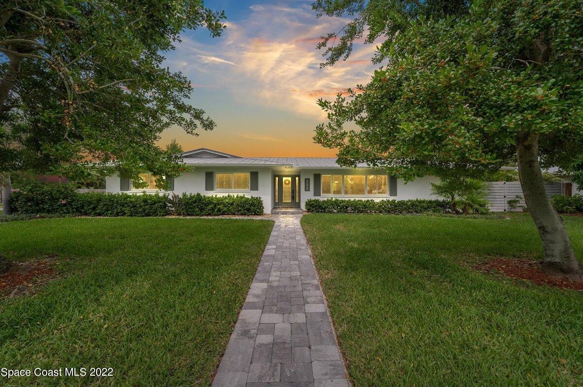 222 Surf Rd, Melbourne, FL 32951-2333