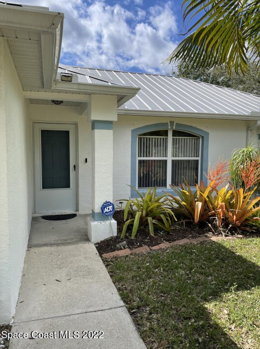 2326 Cogan Dr, Melbourne, FL 32909-8430