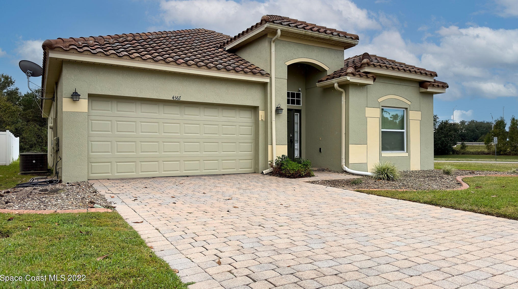 4367 Fitzroy Reef Dr, Mims, FL 32754