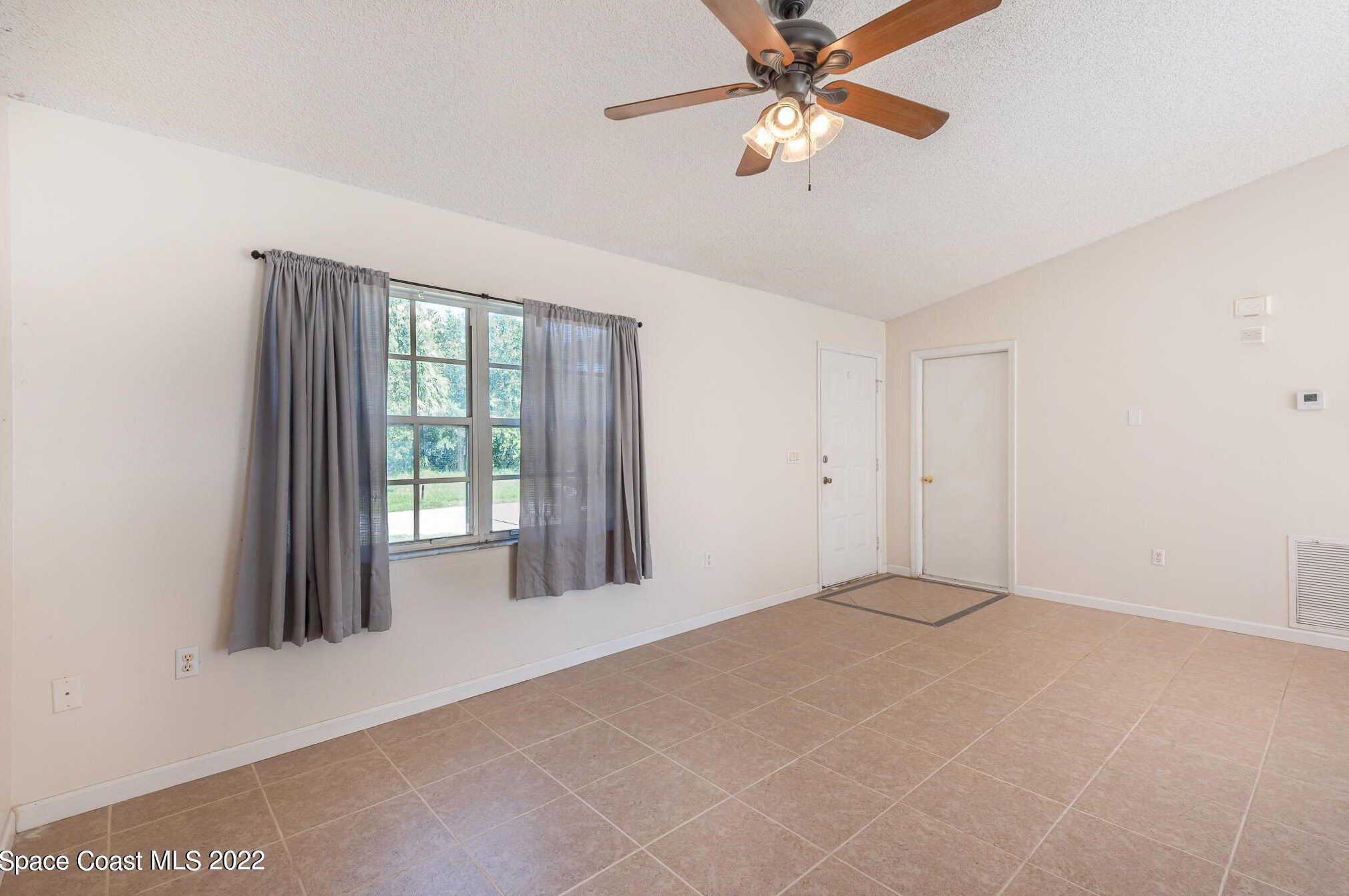 122 Bonfire Ave Ne, Melbourne, FL 32907