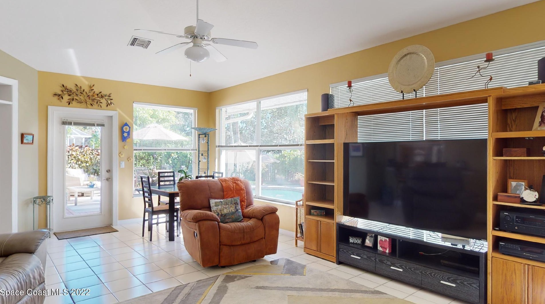 127 Island View Dr, Melbourne FL  32937-4379 exterior