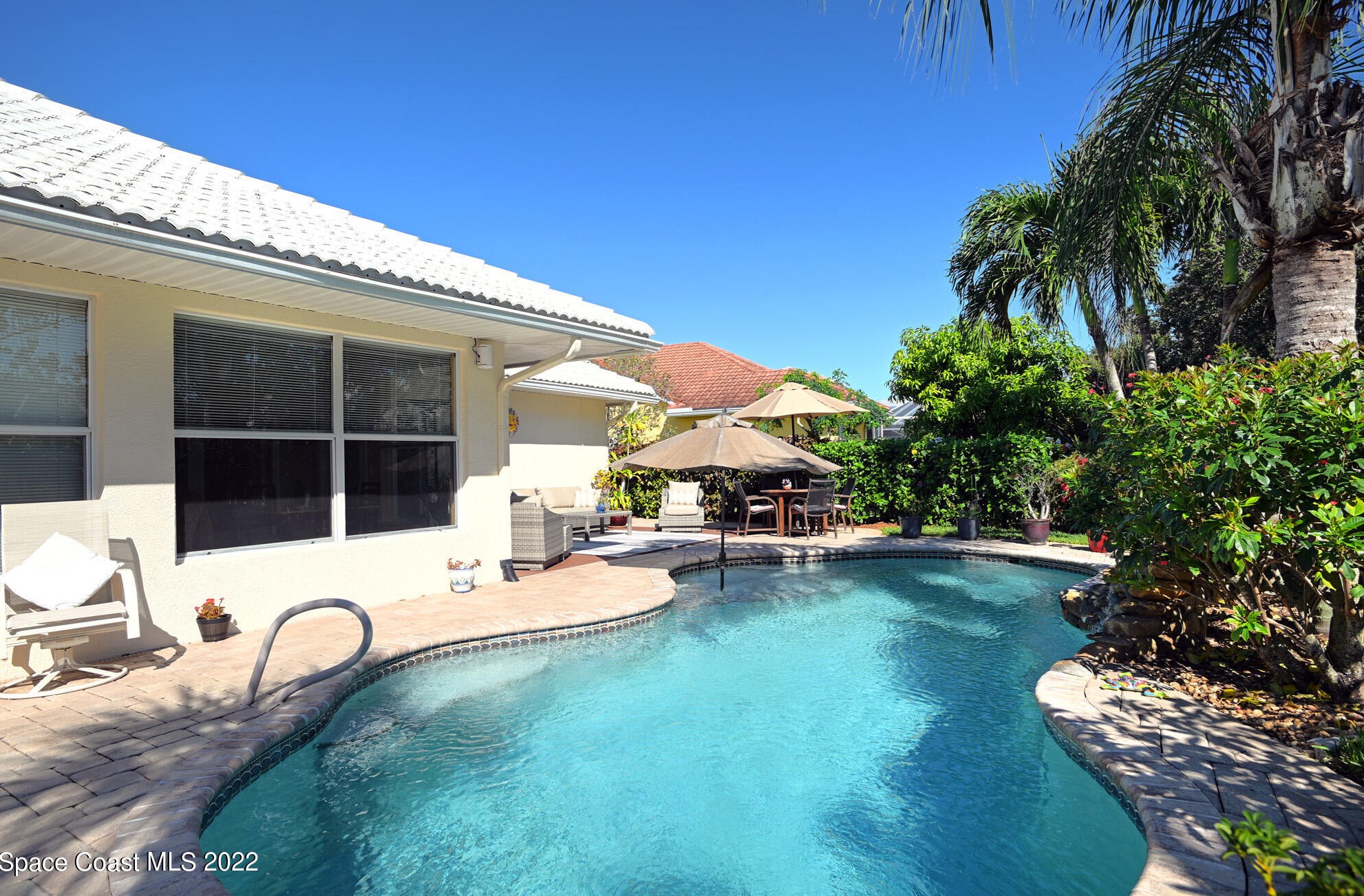 127 Island View Dr, Melbourne FL  32937-4379 exterior