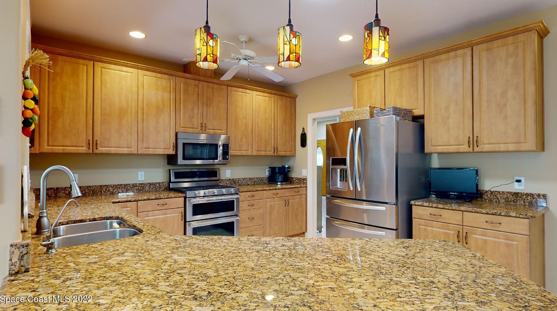 127 Island View Dr, Melbourne FL  32937-4379 exterior