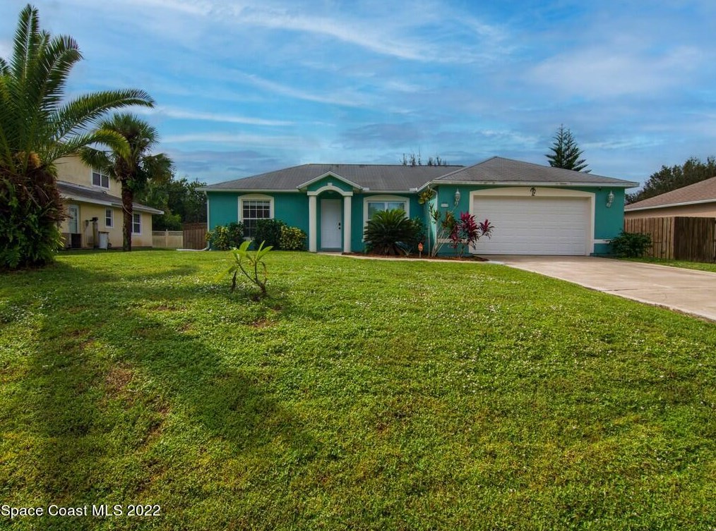 812 Majestic Ave, Sebastian, FL 32958