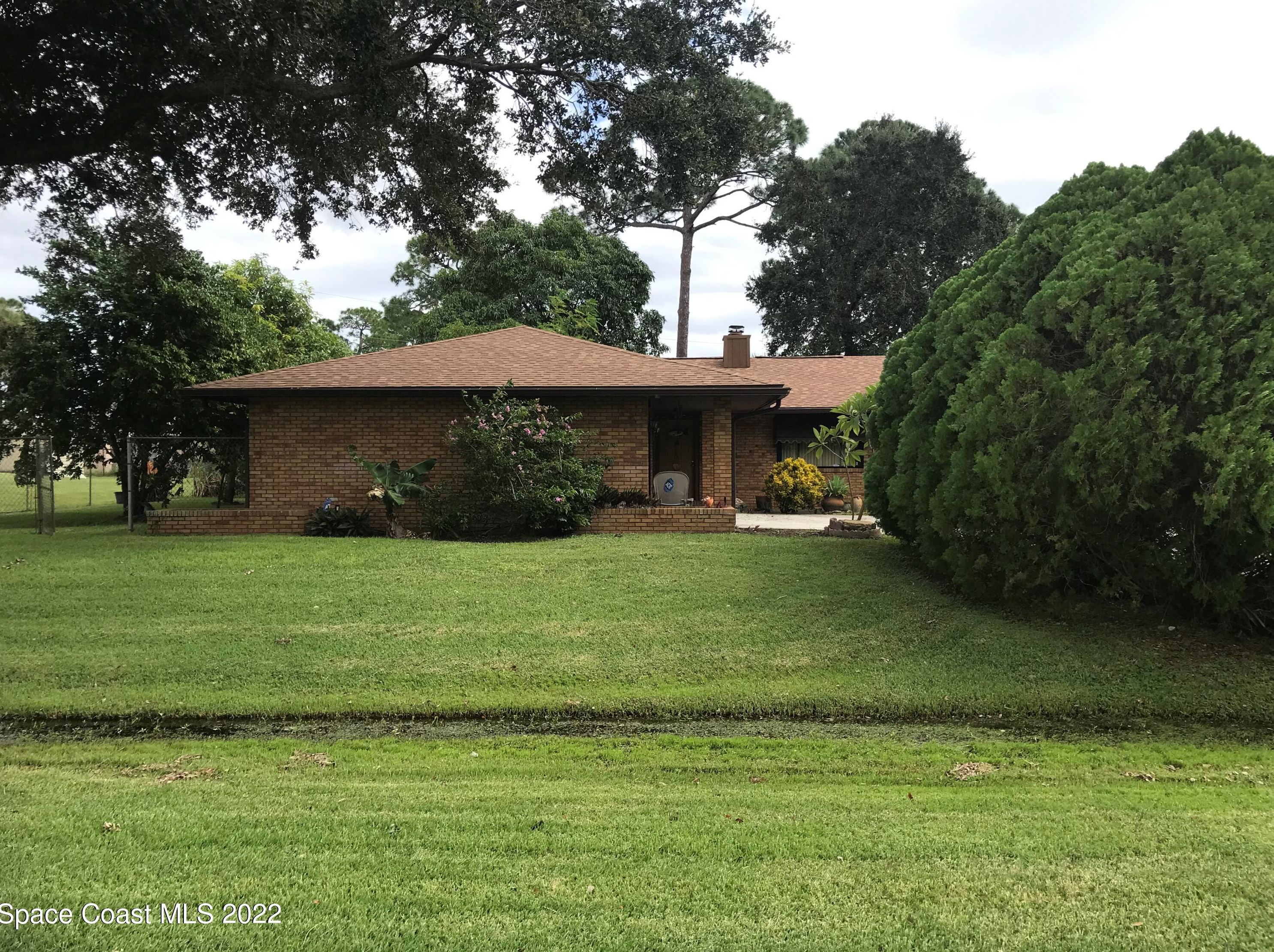 631 Emerson Dr, Melbourne, FL 32907-1306