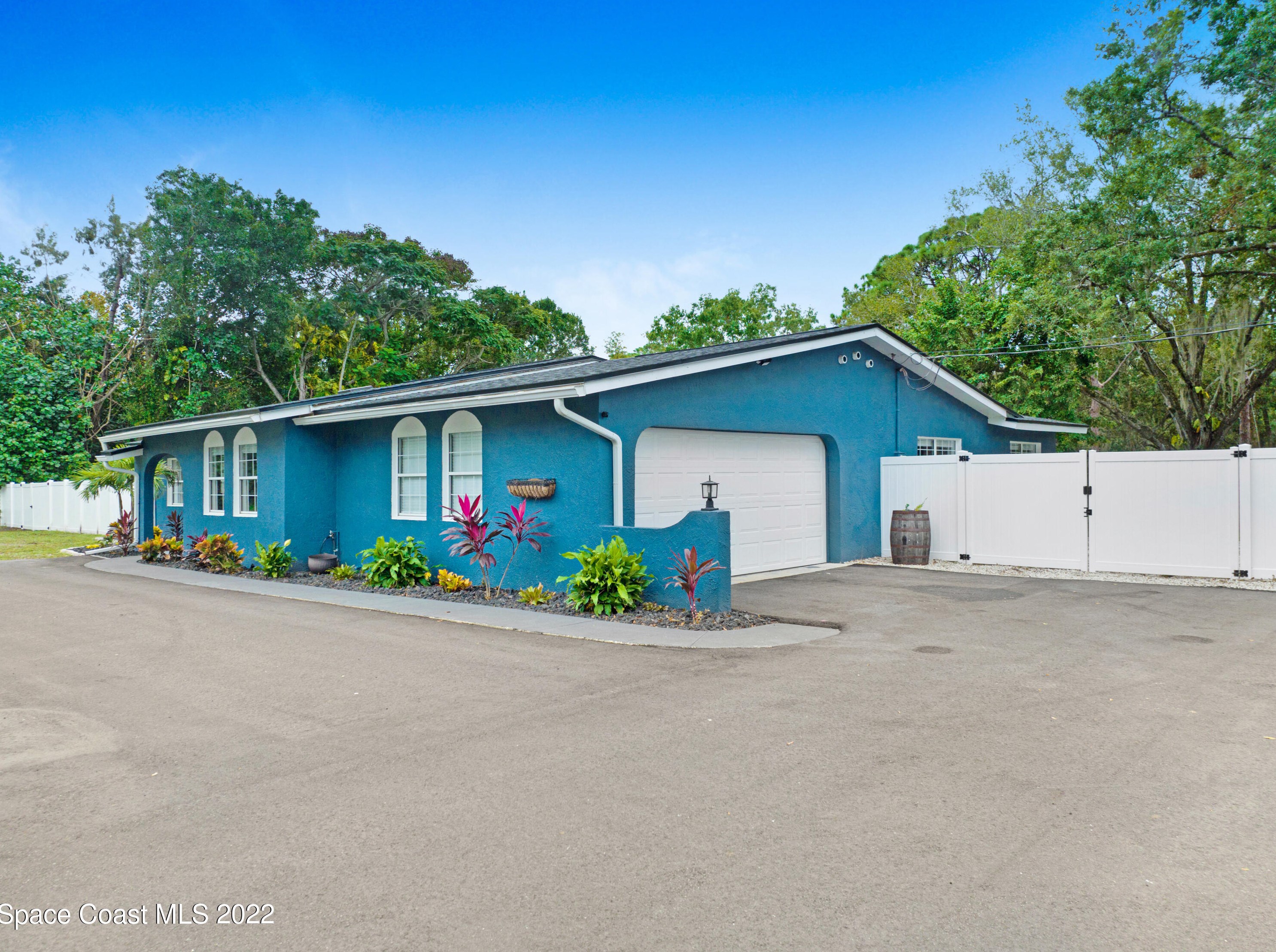 5245 Lake Washington Rd, Melbourne, FL 32934-7810