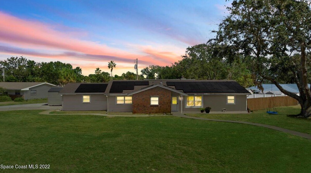 1260 Leslie Dr, Merritt Island, FL 32952