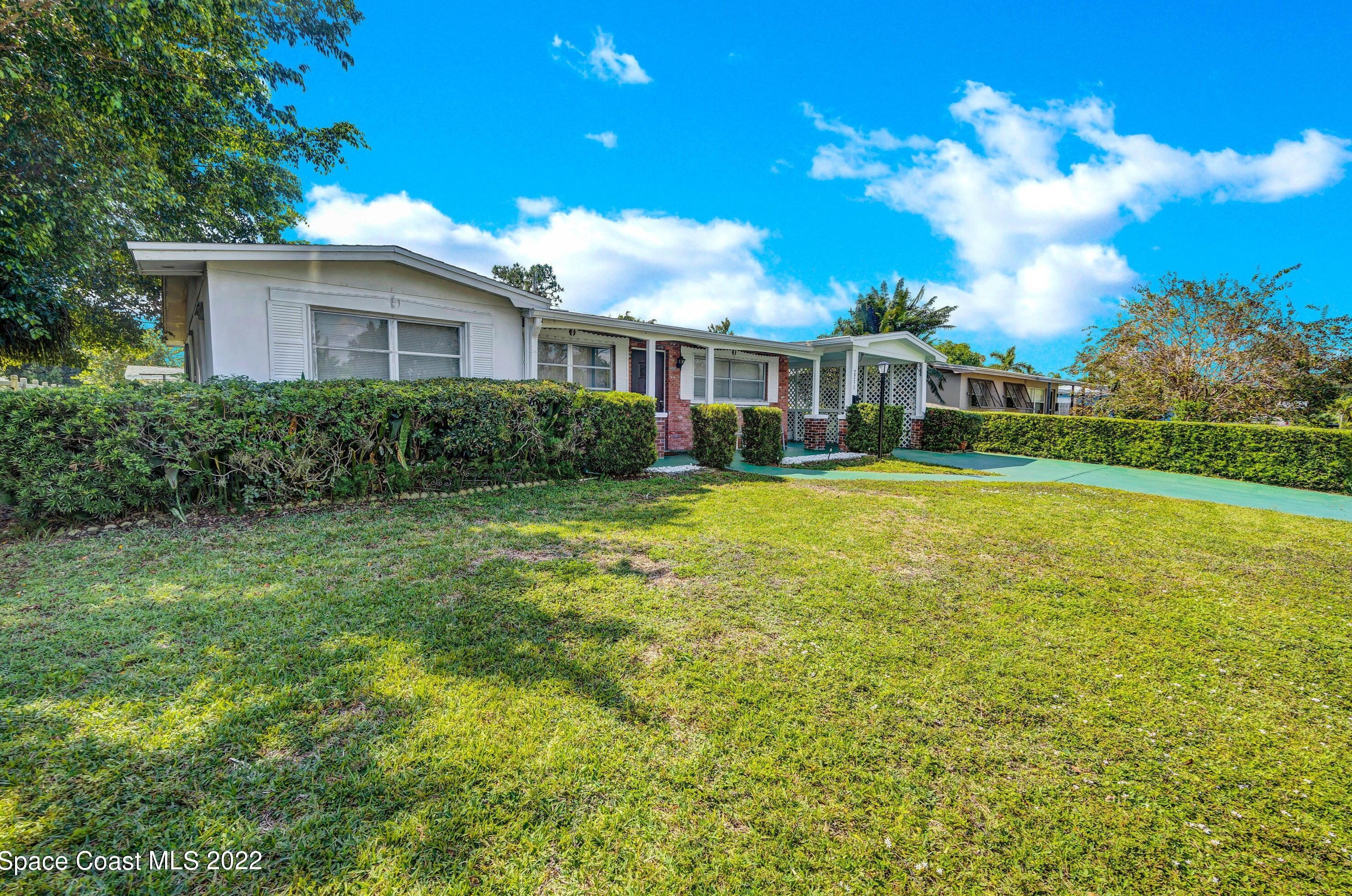 2231 Fatzler Rd, Melbourne, FL 32935-3032