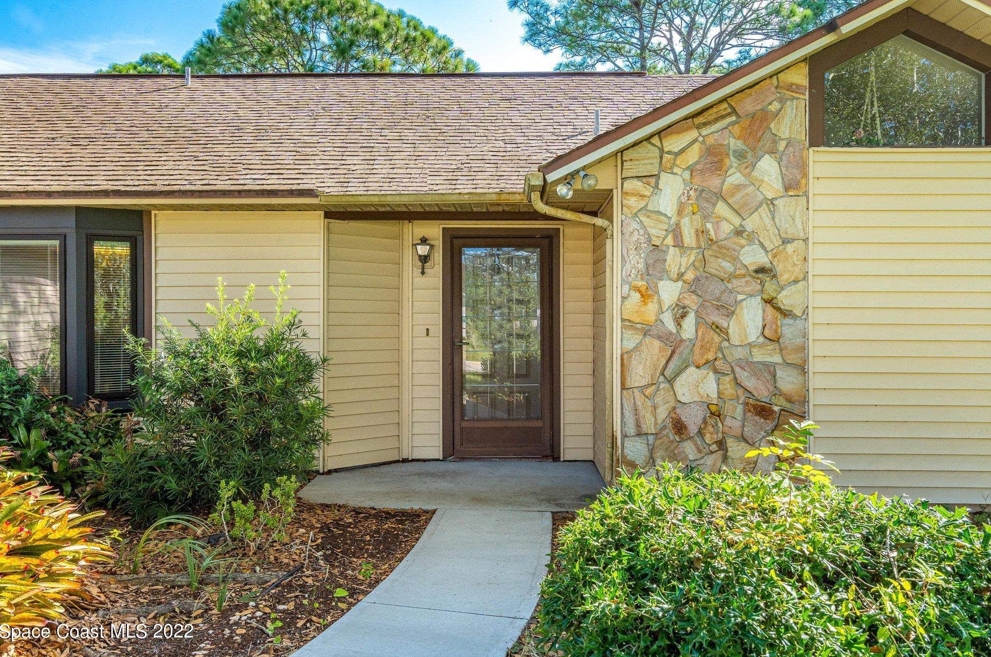 1073 Glendale Ave, Melbourne, FL 32907-9203