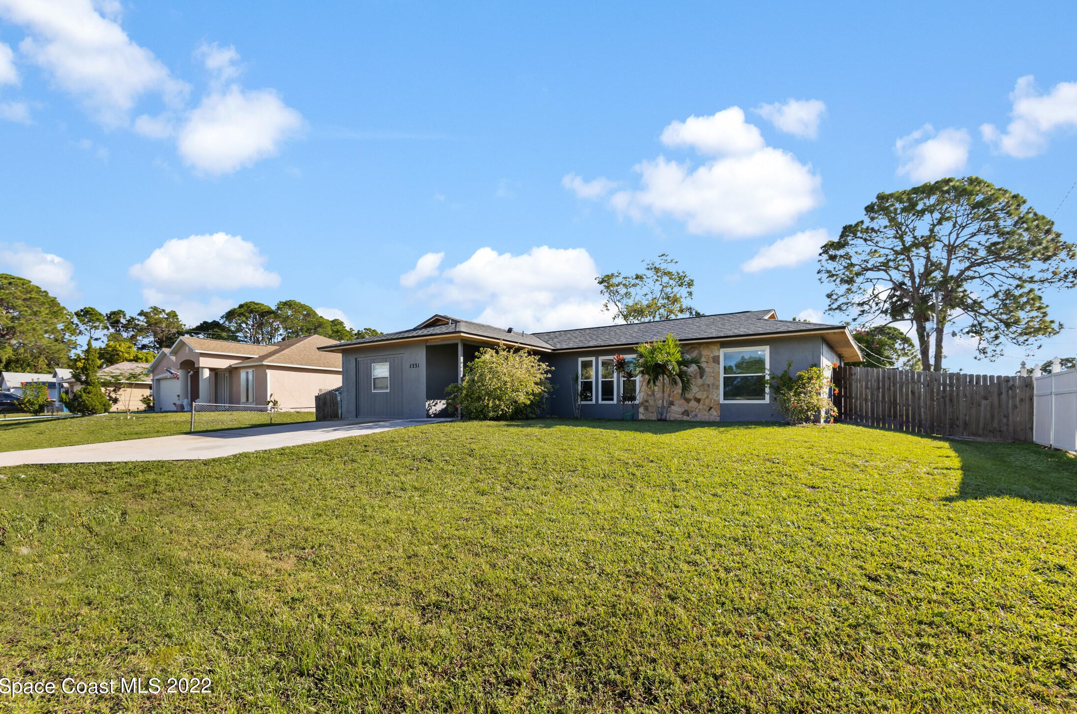 1331 Ladson Ave, Melbourne, FL 32907-8054