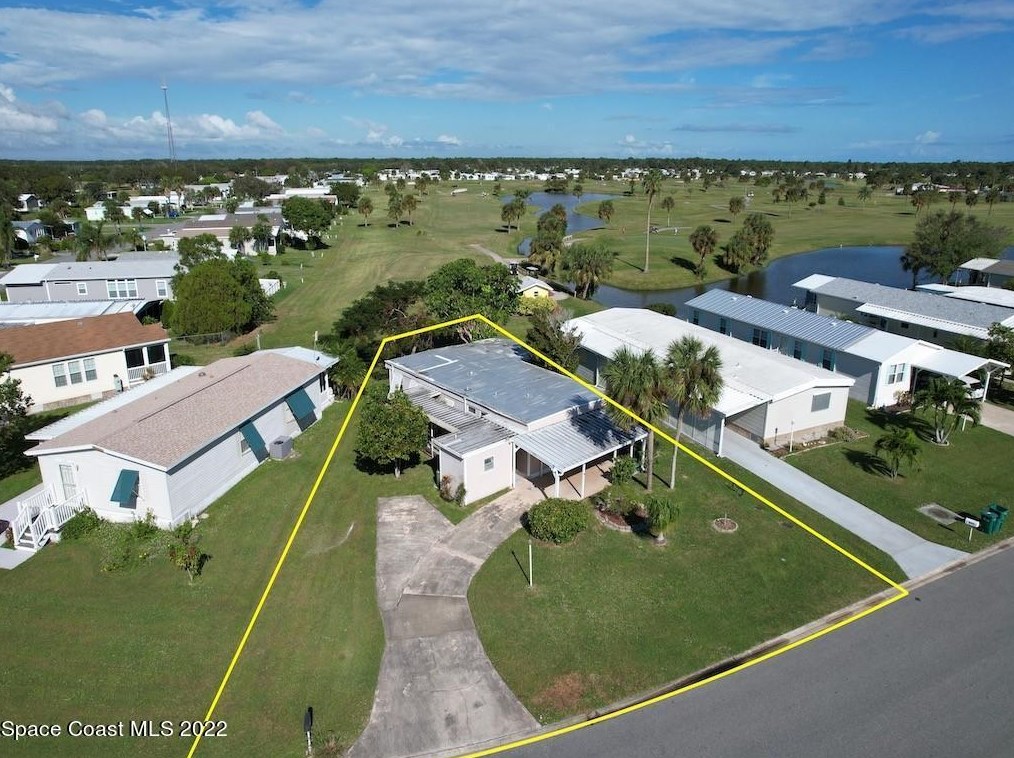 1052 Barefoot Cir, Sebastian, FL 32976