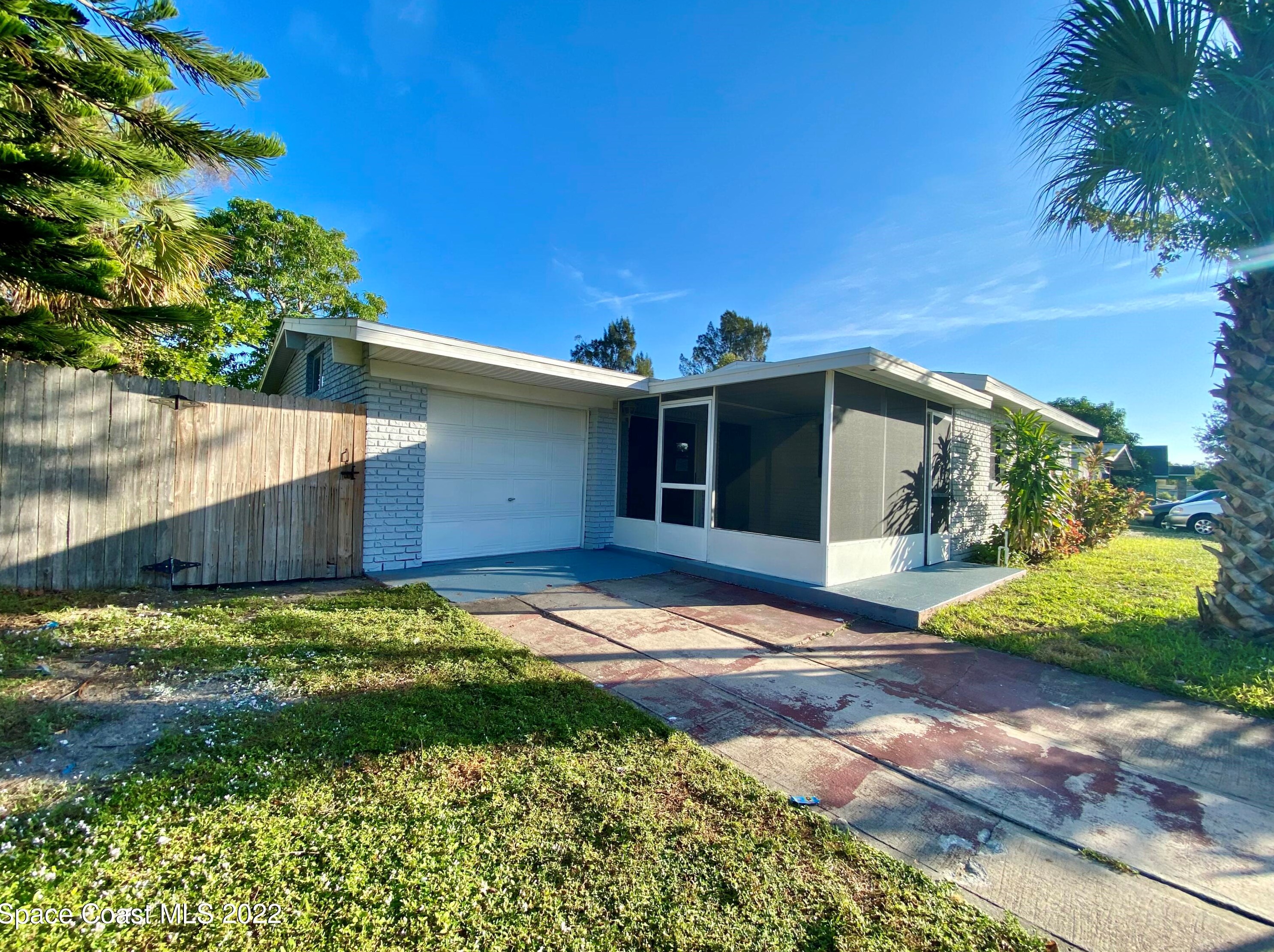 2292 King Richard Rd, Melbourne, FL 32935-3711