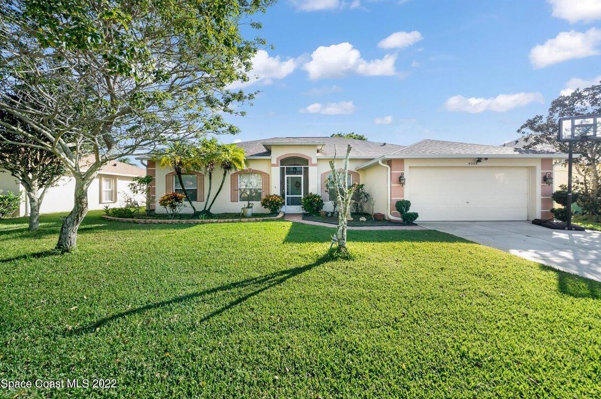 4084 Long Leaf Dr, Melbourne, FL 32940-1465