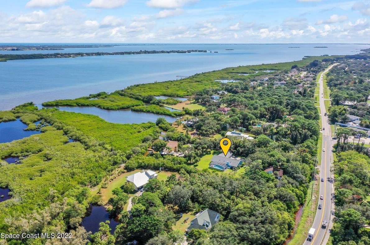 2076 S Courtenay Pkwy, Merritt Island, FL 32952
