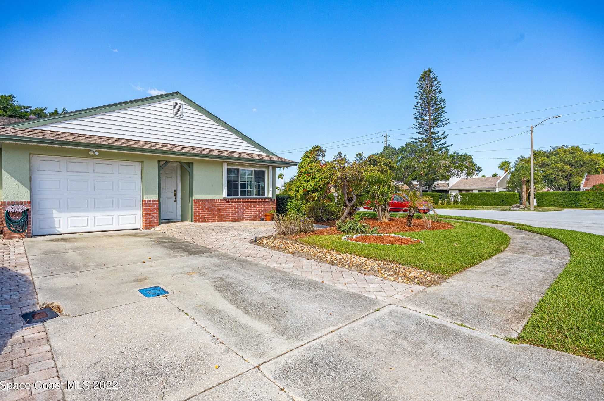 600 Desoto Ln, Melbourne, FL 32937-4010