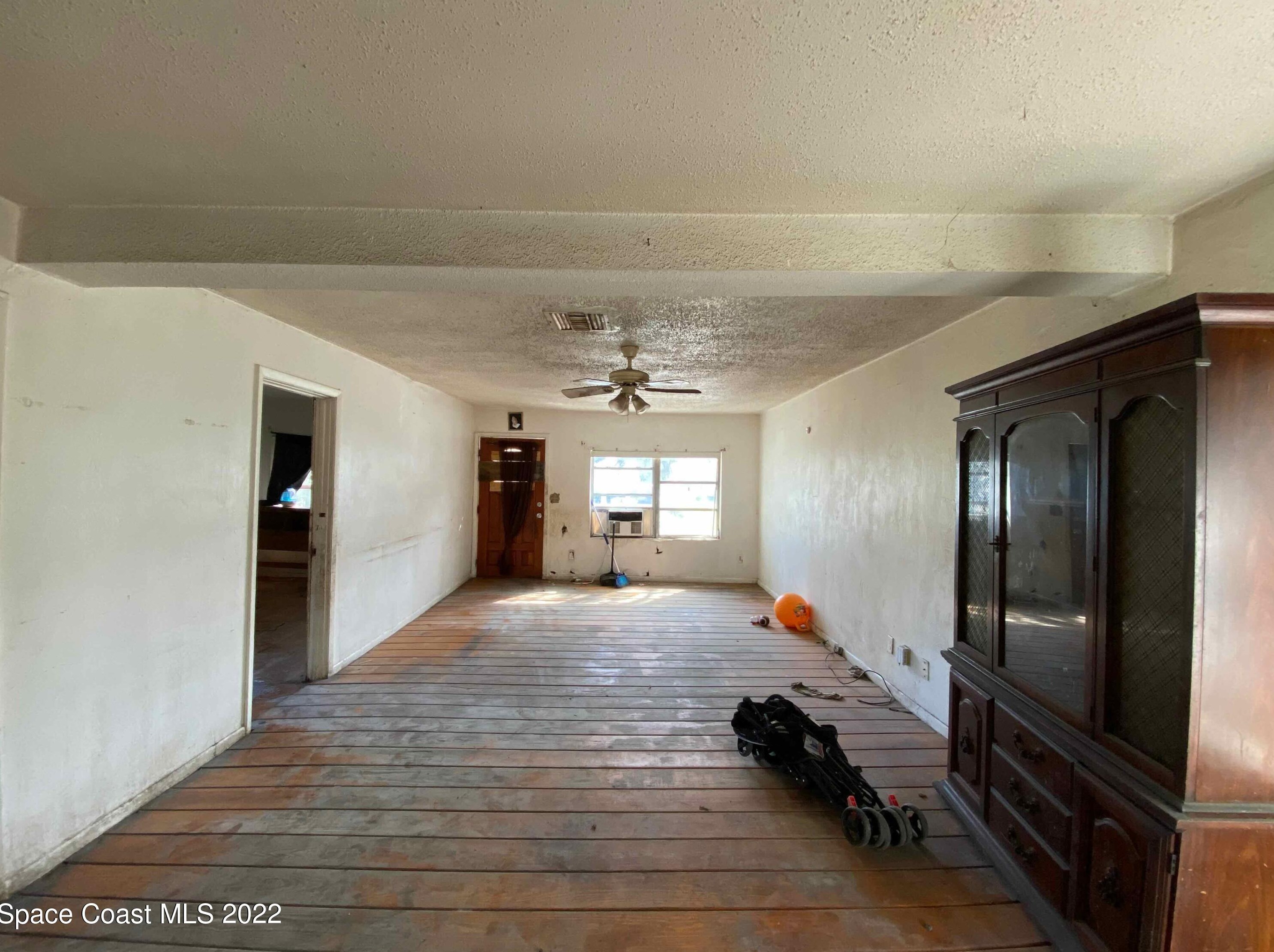 511 Julia St, New Smyrna, FL 32168-6919
