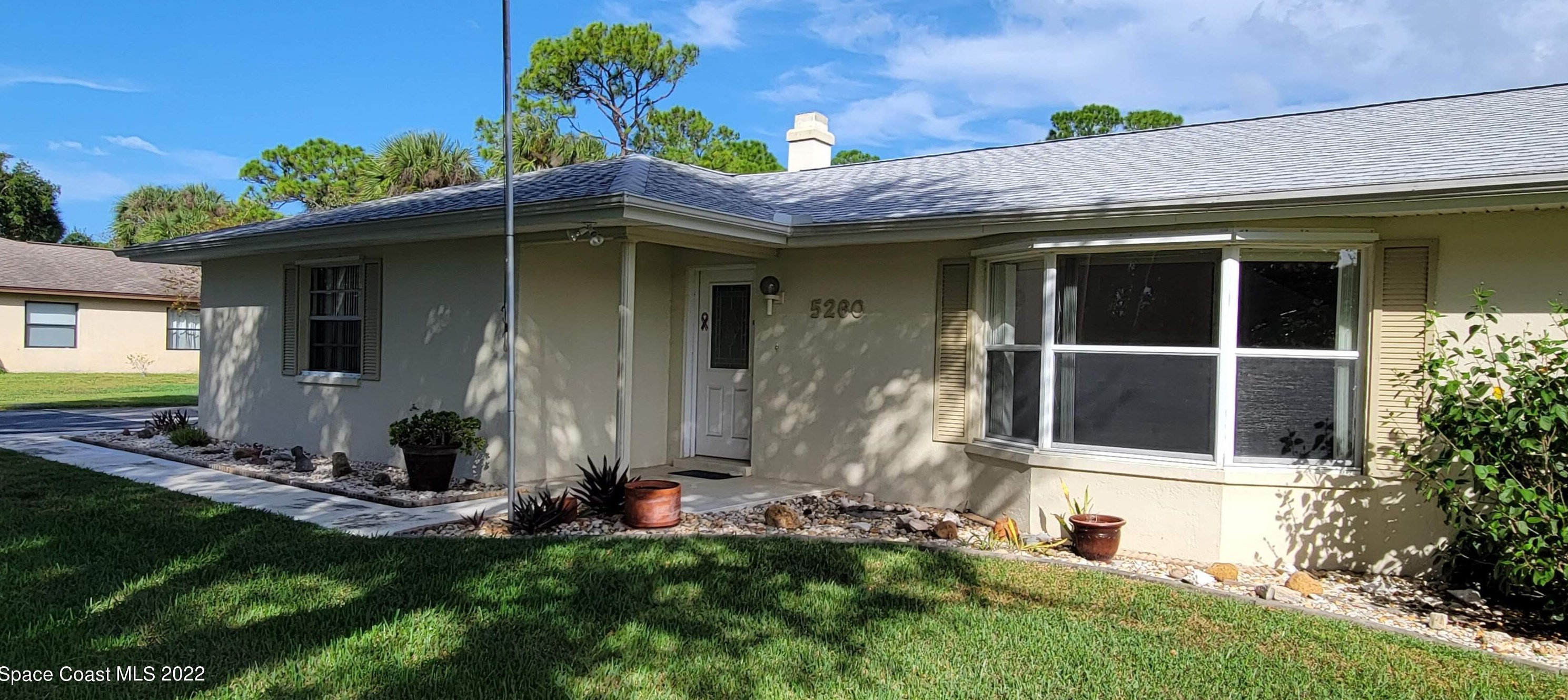 5260 Pina Vista Dr, Melbourne, FL 32934-7894