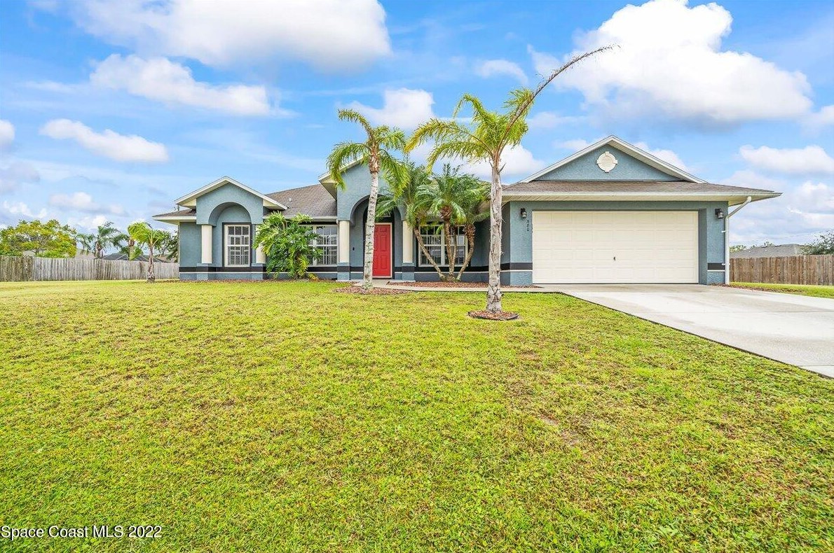580 Coconut St, Melbourne, FL 32909-4463
