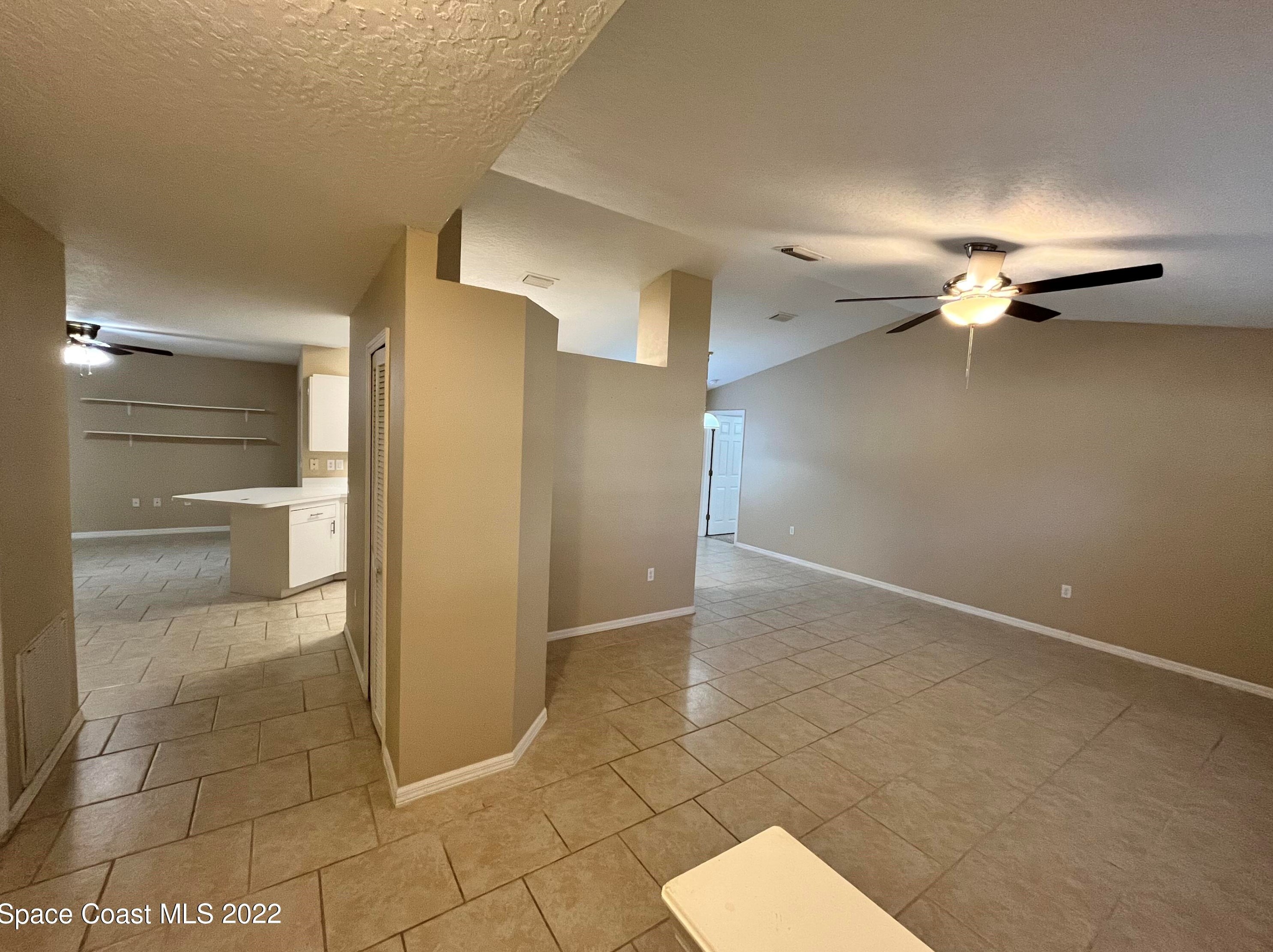 694 Congo St Ne, Melbourne, FL 32907