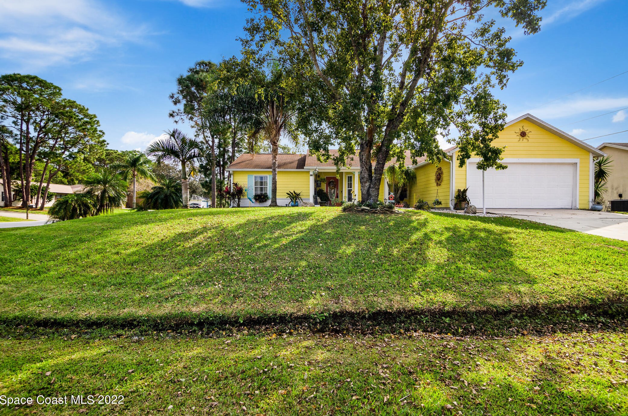 1102 Kenmore St, Melbourne, FL 32907-9012