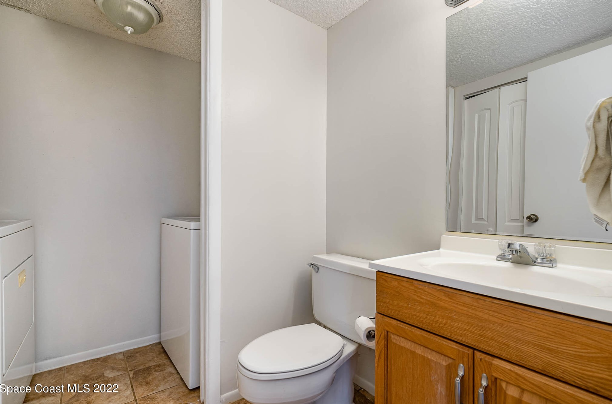 1715 Vis Oaks Cir, Melbourne FL 32905-3136 exterior