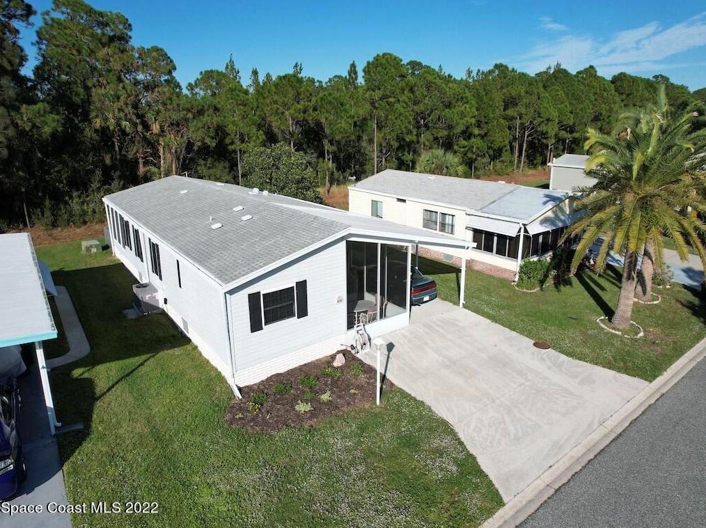 613 Papaya Cir, Sebastian, FL 32976