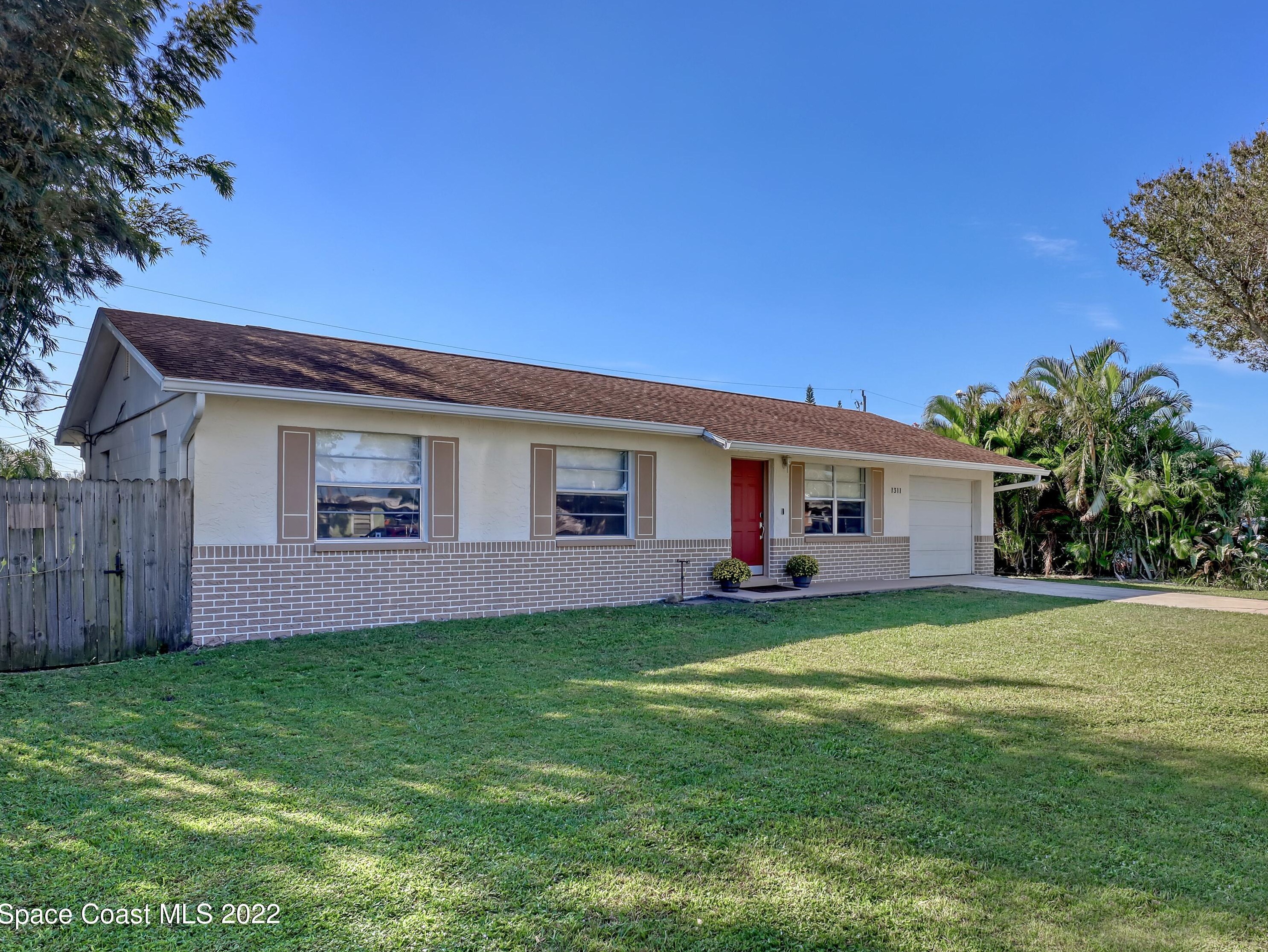 1311 Hollywood Dr, Melbourne, FL 32935-6025