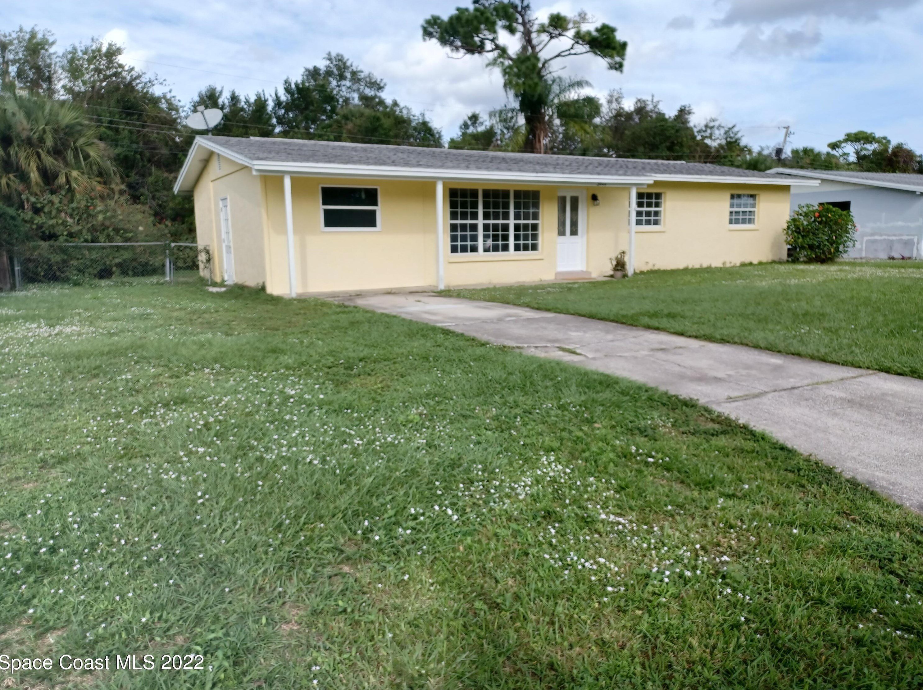 2444 Lorna Dr, Melbourne, FL 32935-3259
