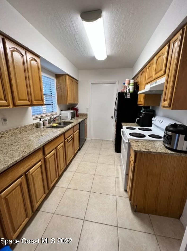 411 Holin Ave, Melbourne, FL 32908-7536