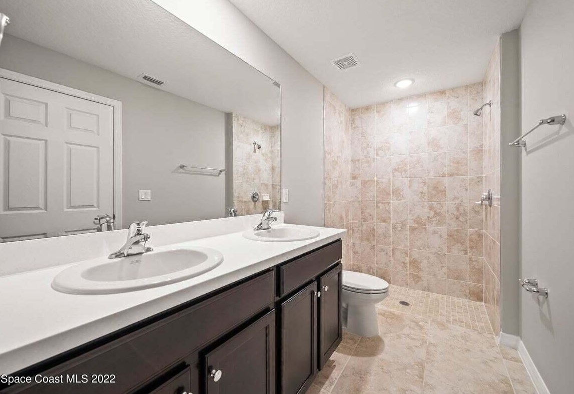 2697 Dennis Ave, Melbourne FL  32909-8729 exterior