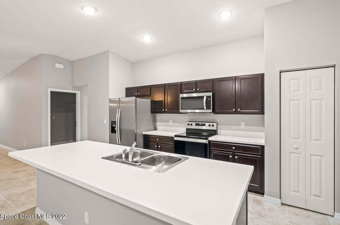 2697 Dennis Ave, Melbourne FL  32909-8729 exterior