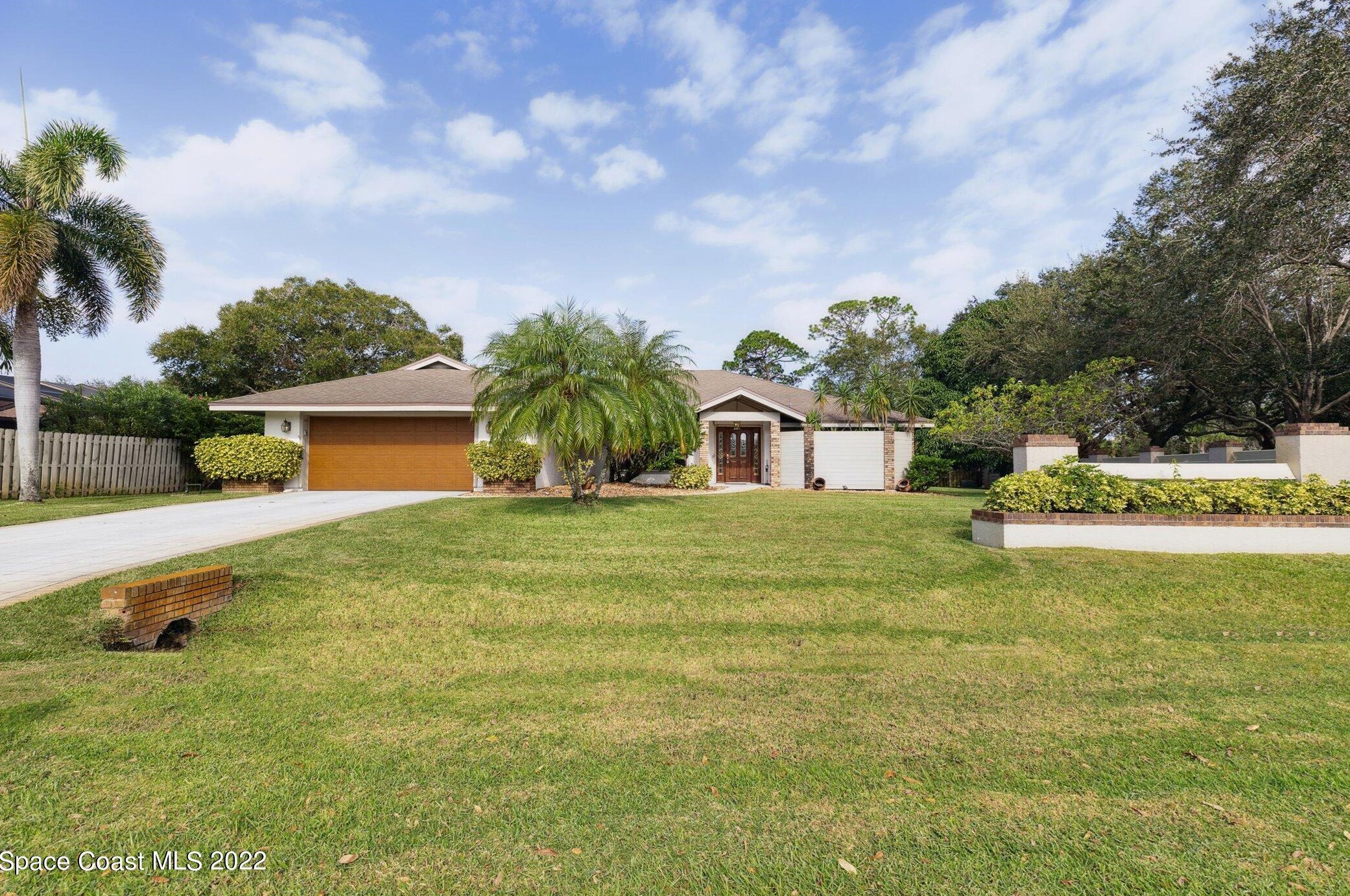 2288 Hamlet Dr, Melbourne, FL 32934-7611