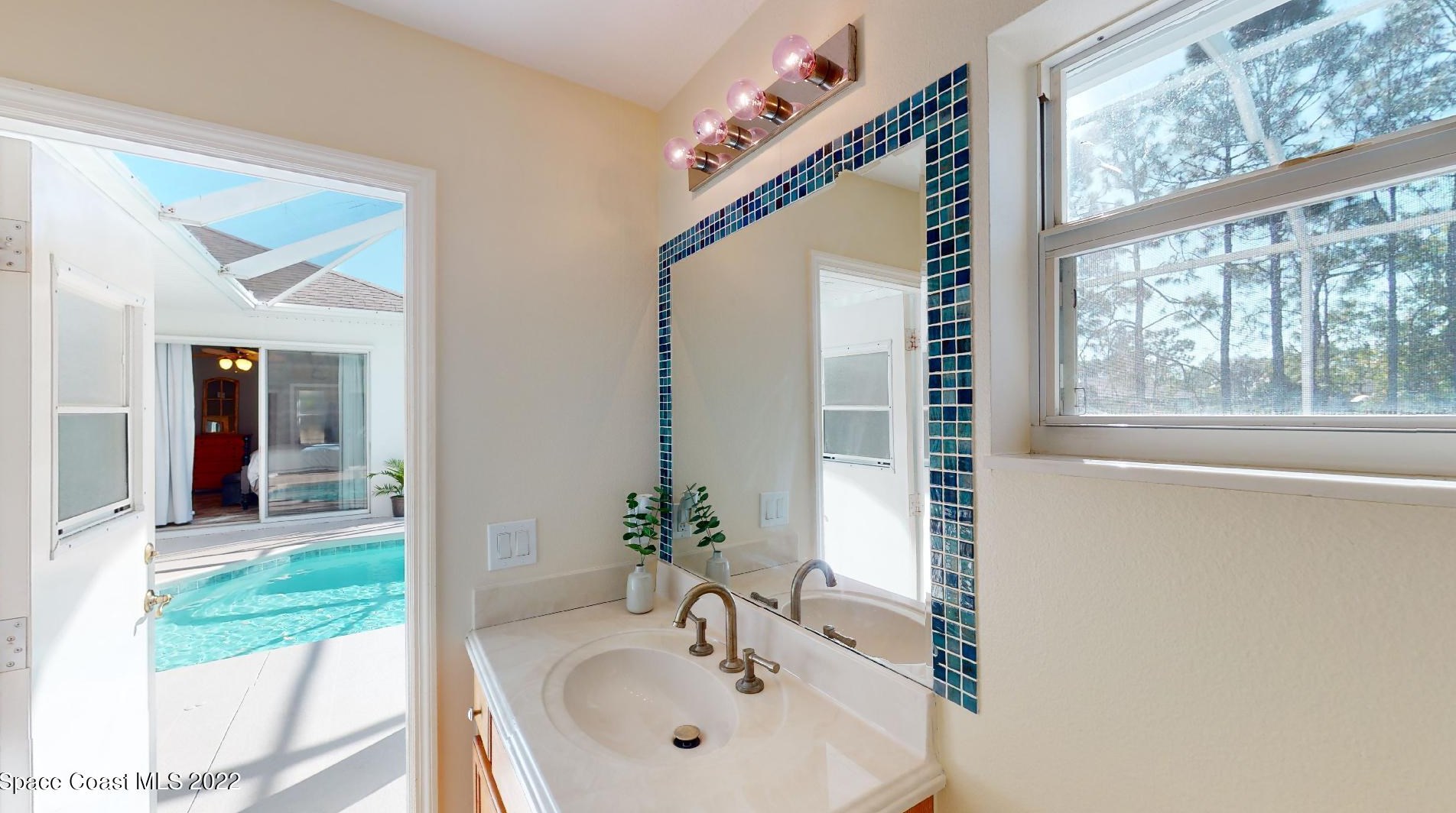 1820 Winding Ridge Cir, Melbourne FL  32909-2314 exterior