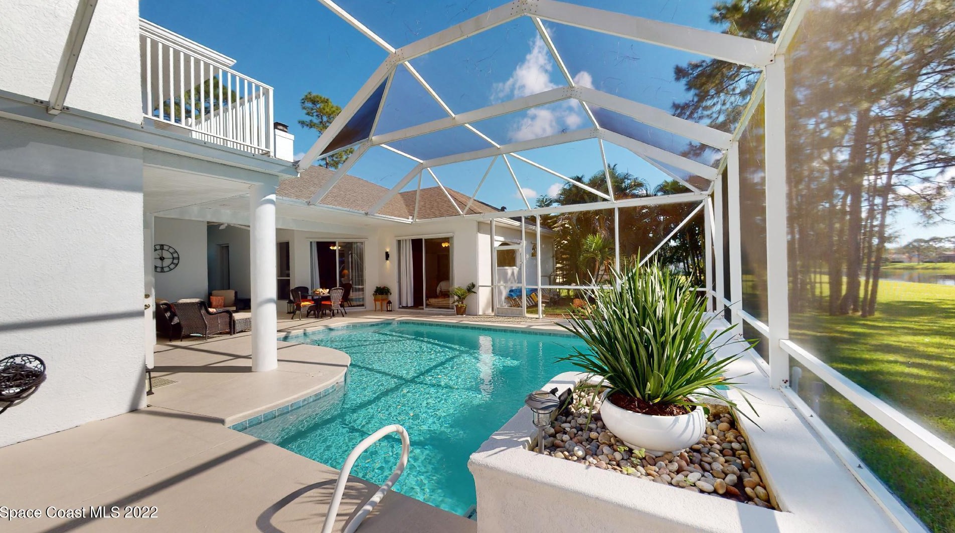 1820 Winding Ridge Cir, Melbourne FL  32909-2314 exterior