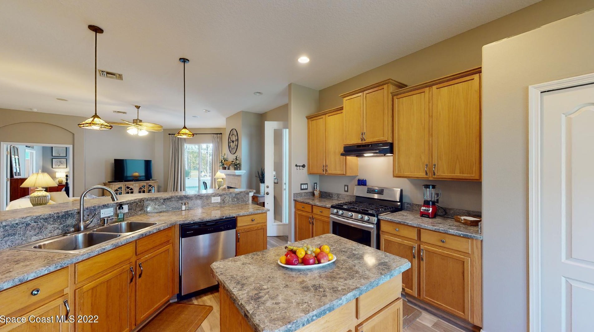 1820 Winding Ridge Cir, Melbourne FL  32909-2314 exterior