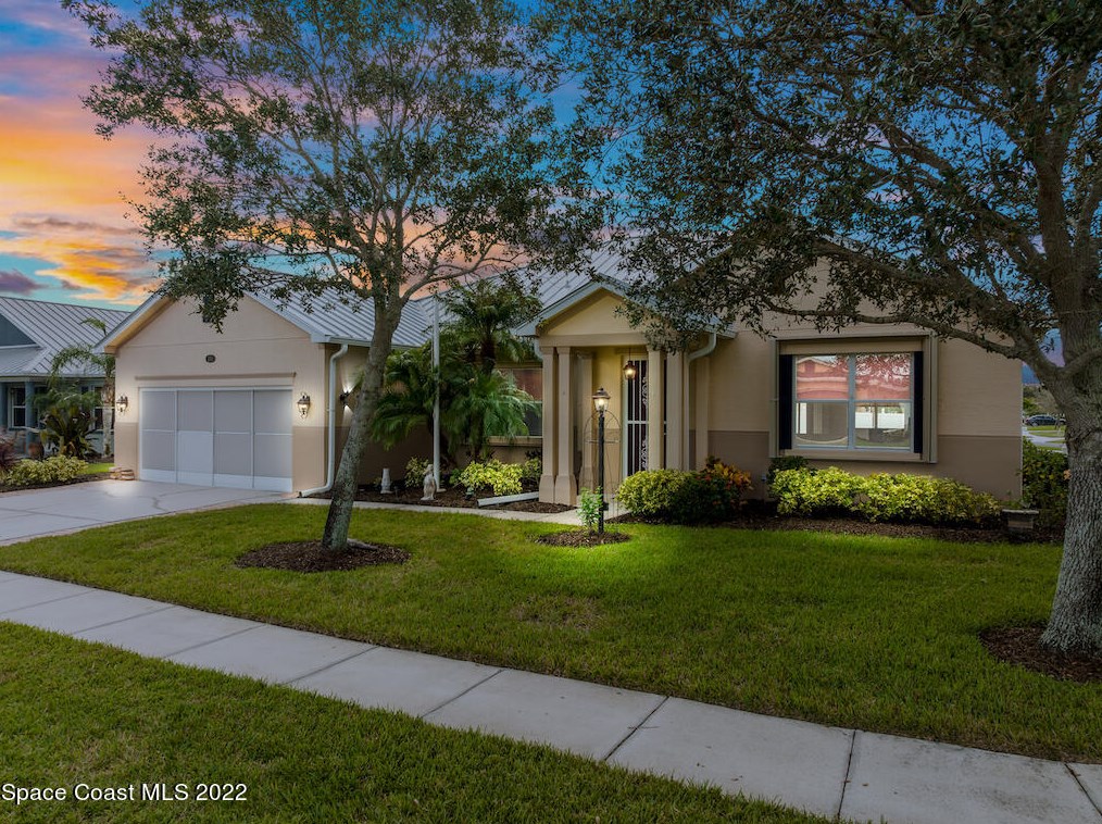 100 Salazar Ln, Sebastian, FL 32958