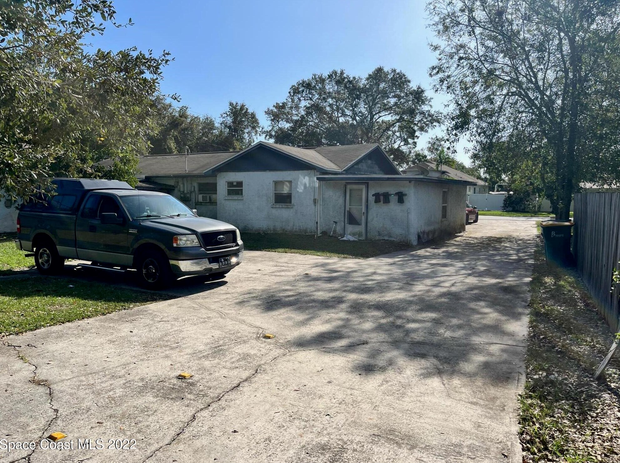 450 Robinhood Dr, Merritt Island FL  32953-6046 exterior