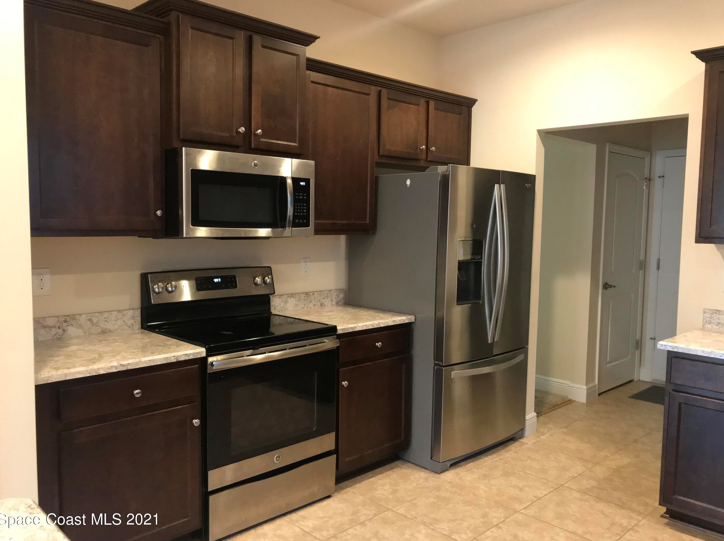 125 Breakaway Trl, Titusville, FL 32780