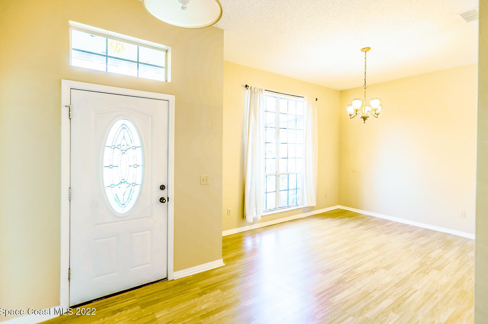 8475 Charlesgate Cir, Jacksonville, FL 32244-6327