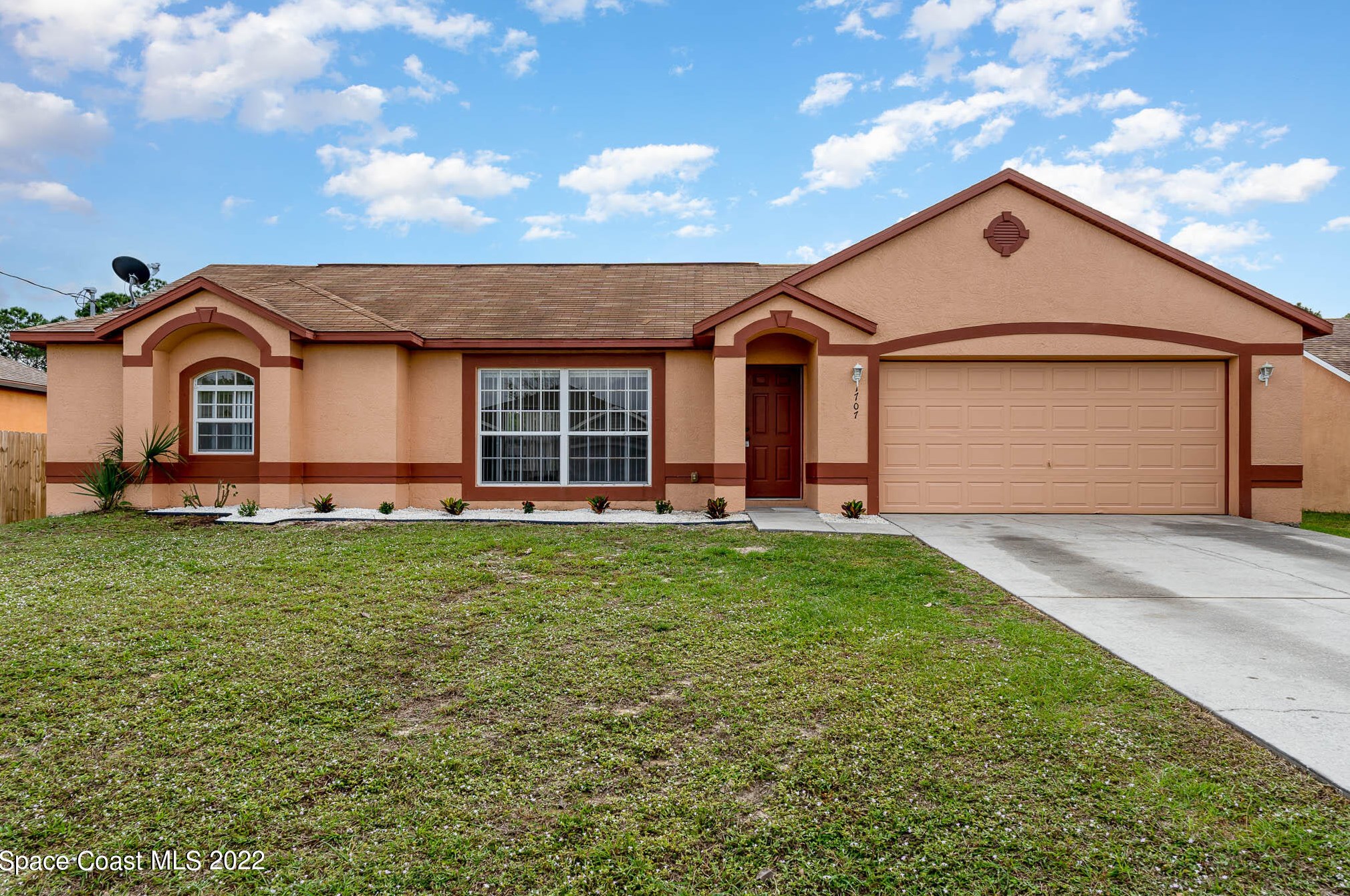 1707 Elmhurst Cir, Melbourne, FL 32909-8811