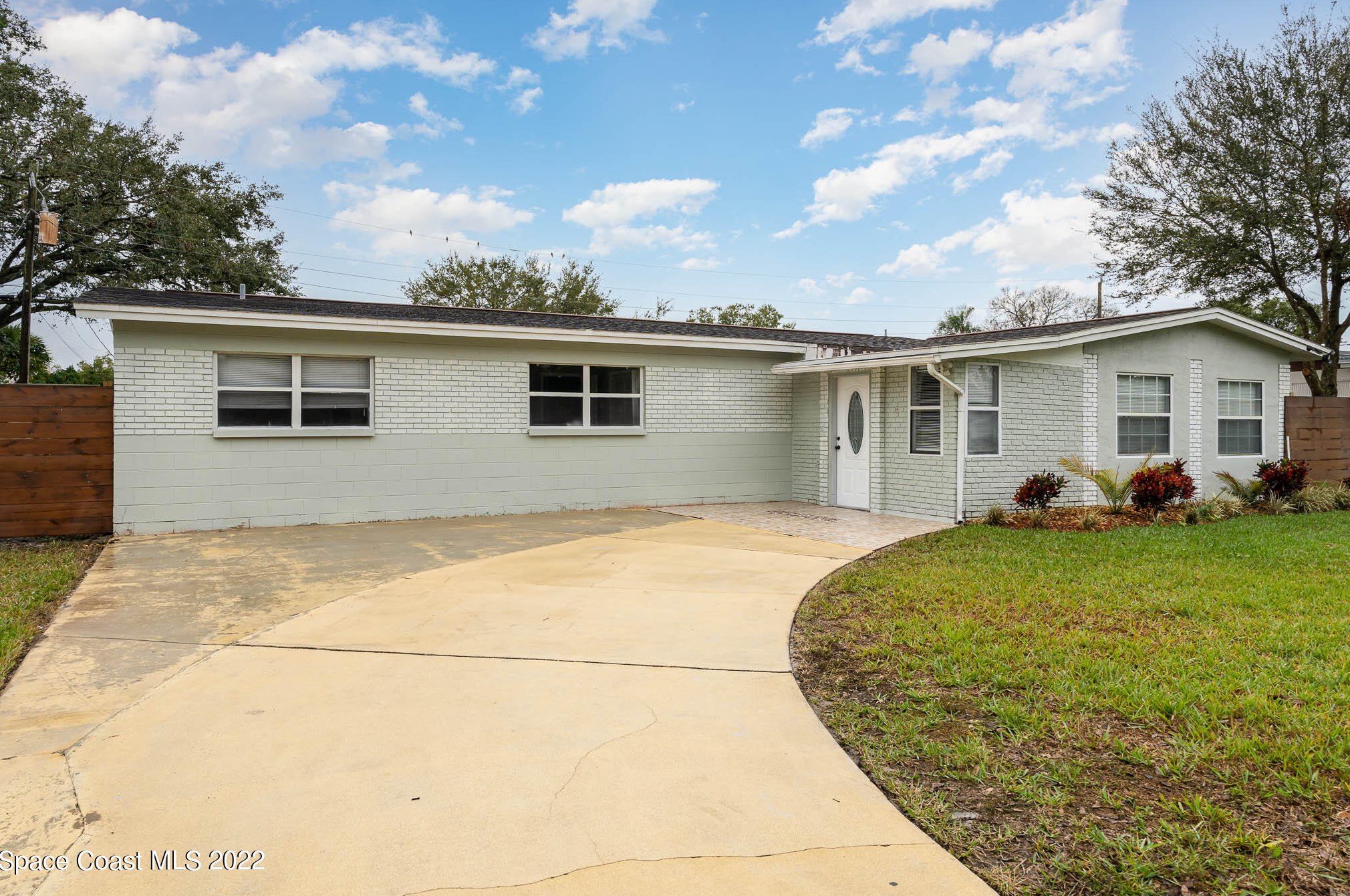 935 Palermo Rd, Titusville, FL 32780