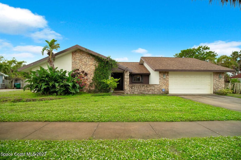 211 Elm Ave, Melbourne, FL 32937-3372