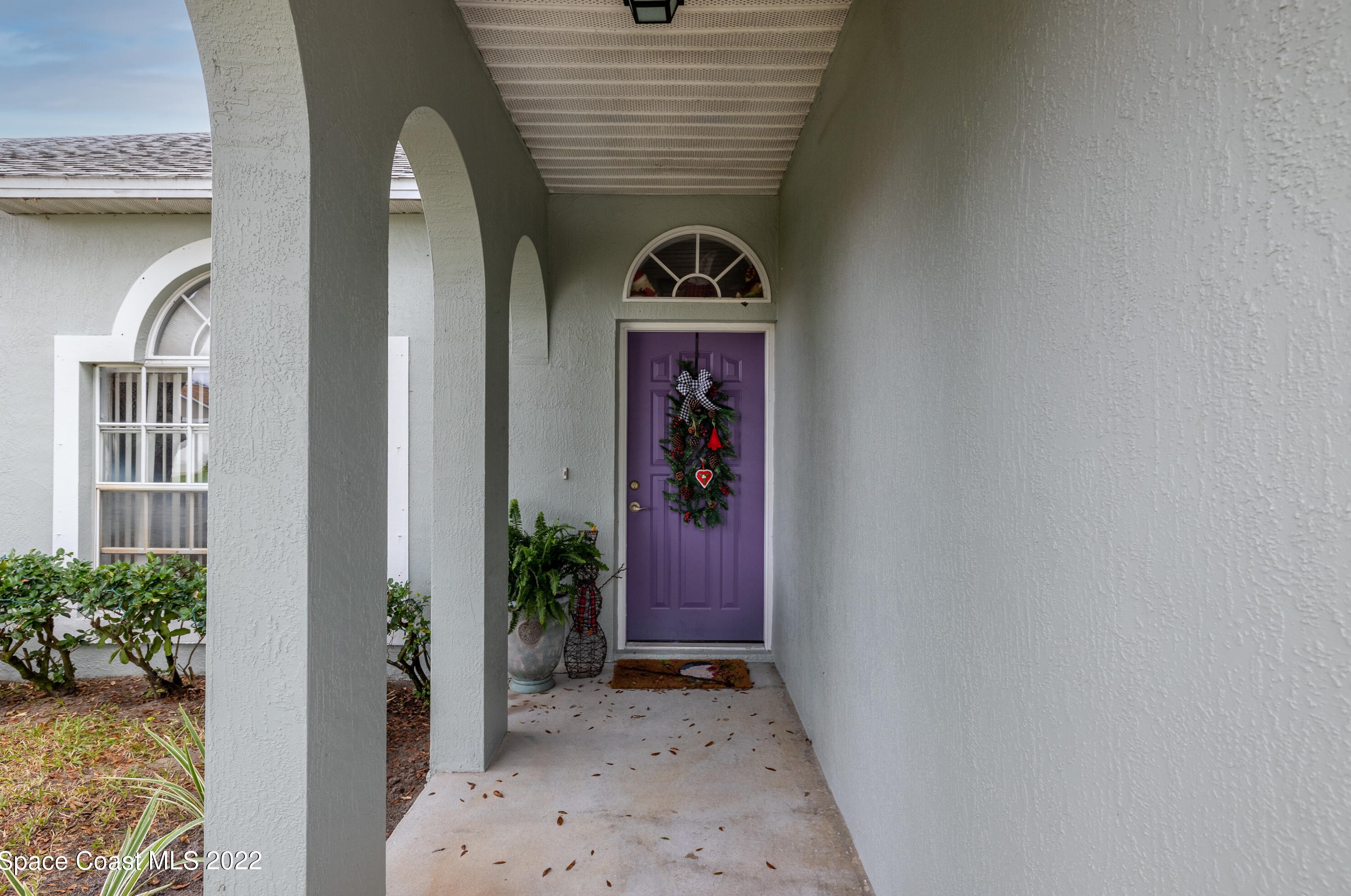 2415 Mountain View Ave, Melbourne, FL 32935-2134