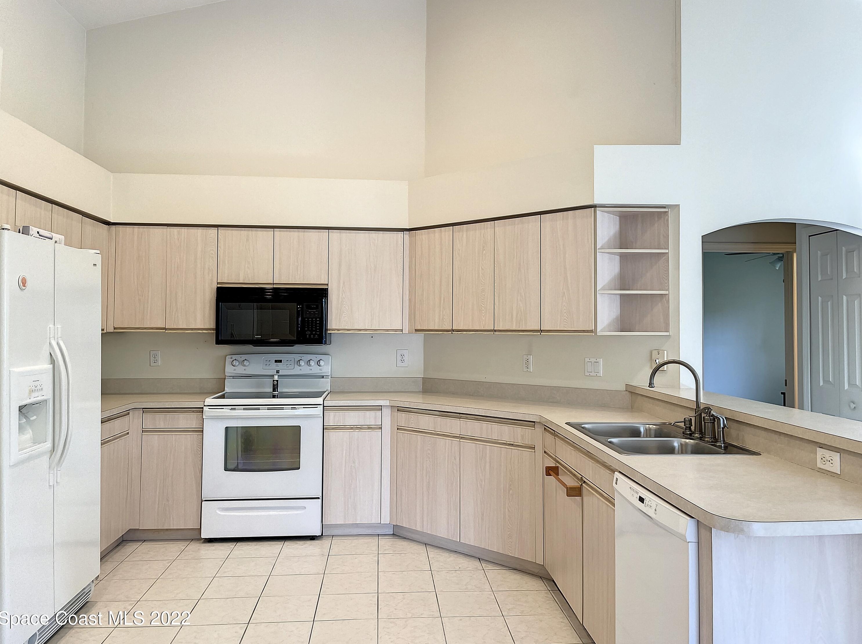 222 Lake Shore Dr, Merritt Island, FL 32953